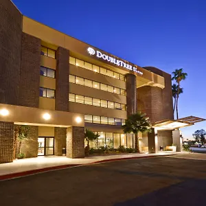 Doubletree By Hilton North Hotel